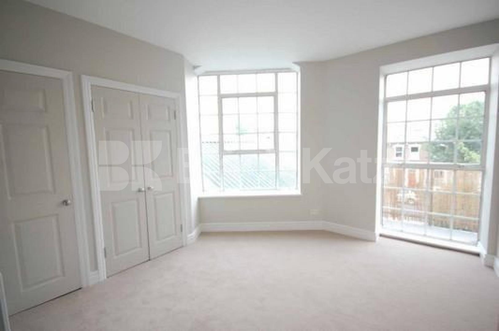 			NEW INSTRUCTION, 2 Bedroom, 1 bath, 1 reception Flat			 Melville Villas Road, Acton Central